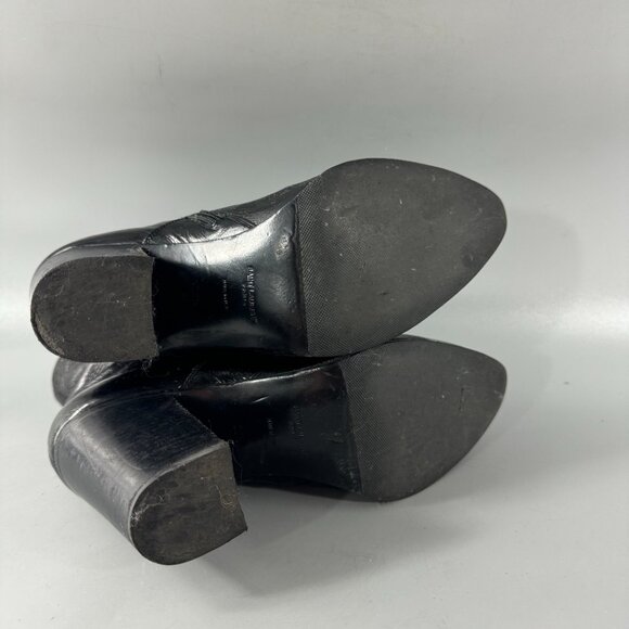 Saint Laurent French 85 Leather Ankle Boots In Black size  Authentic Saint Laurent French 85 Black Patent Leather Ankle Boots, Size 38.5